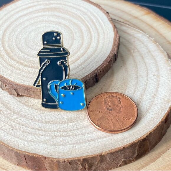Camping Thermos Bottle Enamel Pin/ Brooch Lapel - Picture 3 of 6